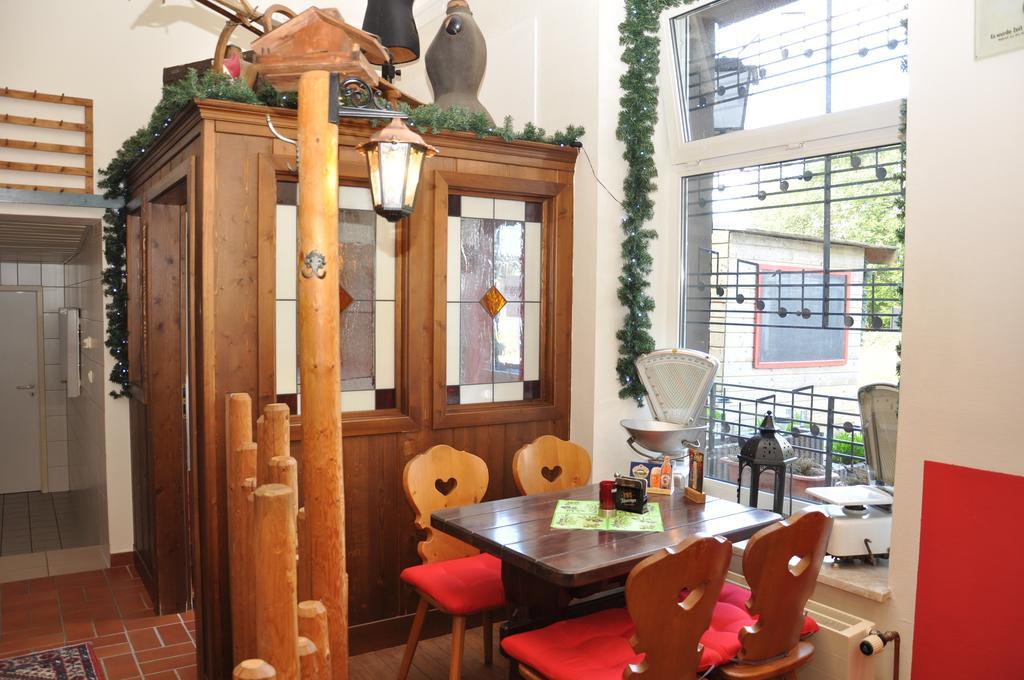 Hotel An Der Alten Porzelline ノイウハウス・アム・レンヴェーク エクステリア 写真